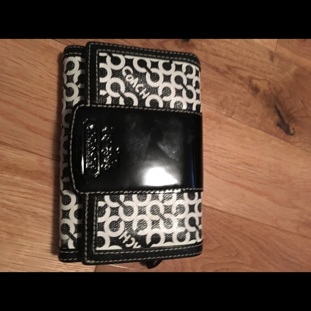 Coach wallet black and white